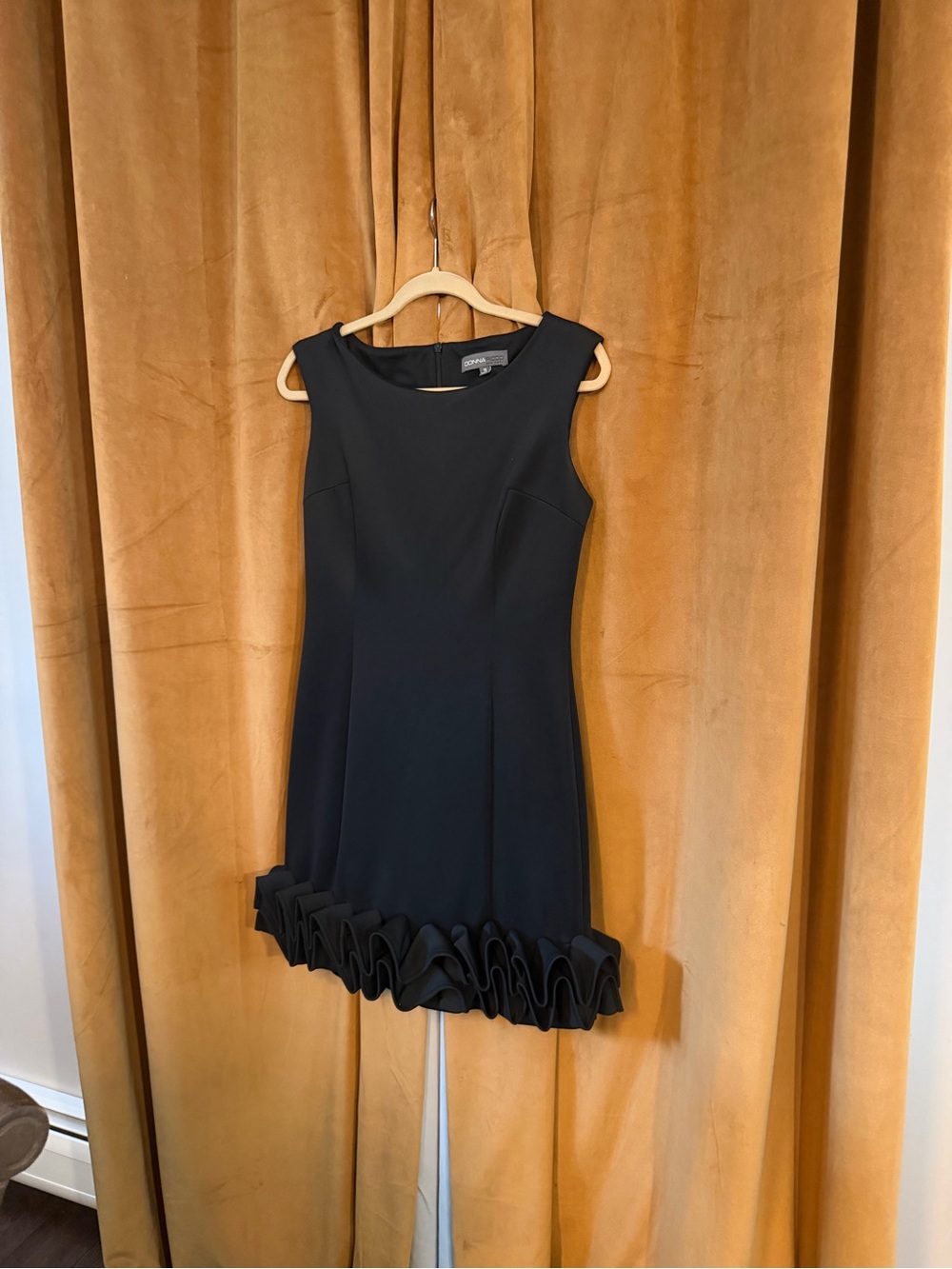 Donna Ricco Black Sleeveless Ruffle-Hem Mini Dress